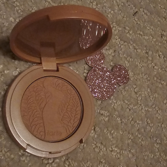 Tarte Blush - Picture 2 of 3